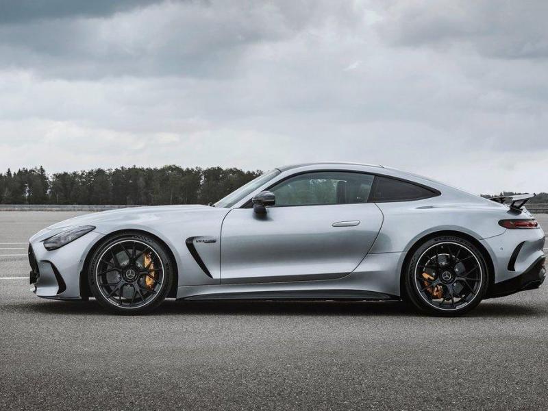 Купить Mercedes-Benz GT AMG бензин 2025 id-1006580 в Киеве, Фото №[delta]