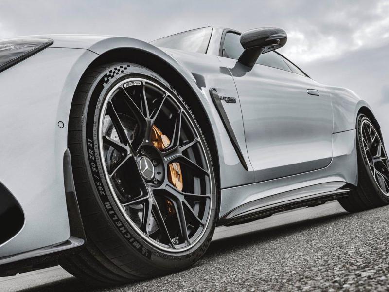 Купить Mercedes-Benz GT AMG бензин 2025 id-1006580 в Киеве, Фото №[delta]