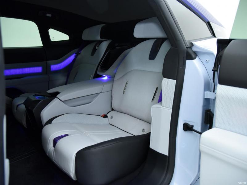 Купить Hiphi Z бензин 2024 id-1006614 в Киеве, Фото №[delta]