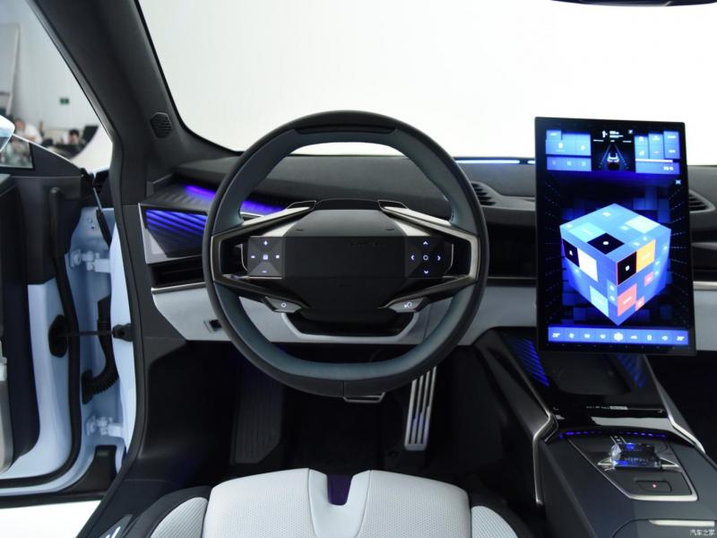 Купить Hiphi Z бензин 2024 id-1006614 в Киеве, Фото №[delta]