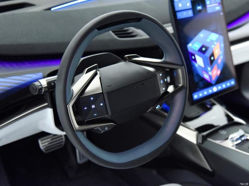 Купить Hiphi Z бензин 2024 id-1006614 в Киеве, Фото №[delta]