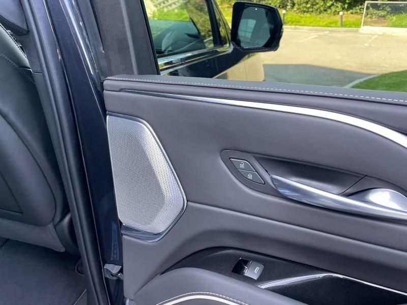 Купить Cadillac Escalade Premium Luxury Platinum бензин 2024 id-1006686 в Киеве, Фото №[delta]