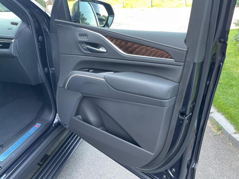 Купить Cadillac Escalade Premium Luxury Platinum бензин 2024 id-1006686 в Киеве, Фото №[delta]