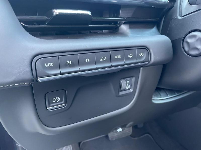 Купить Cadillac Escalade Premium Luxury Platinum бензин 2024 id-1006686 в Киеве, Фото №[delta]