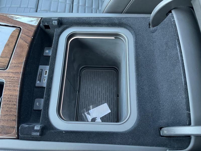 Купить Cadillac Escalade Premium Luxury Platinum бензин 2024 id-1006686 в Киеве, Фото №[delta]