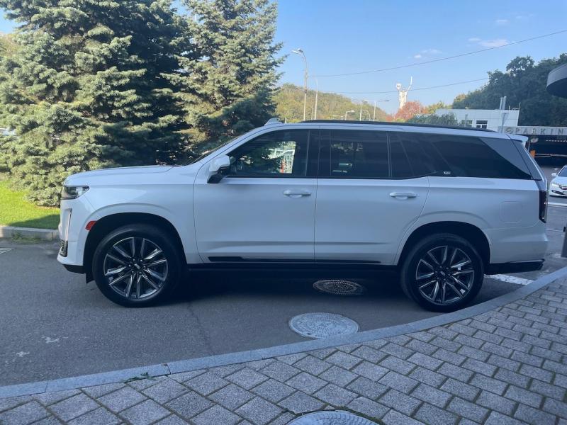 Купить Cadillac Escalade бензин 2024 id-1006692 в Киеве, Фото №[delta]