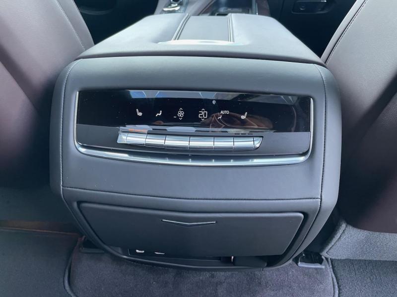 Купить Cadillac Escalade бензин 2024 id-1006692 в Киеве, Фото №[delta]