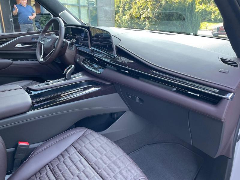 Купить Cadillac Escalade бензин 2024 id-1006692 в Киеве, Фото №[delta]