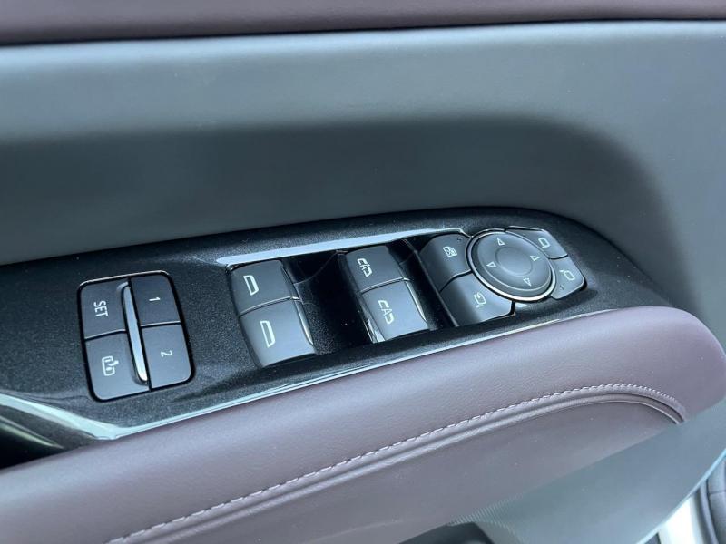 Купить Cadillac Escalade бензин 2024 id-1006692 в Киеве, Фото №[delta]