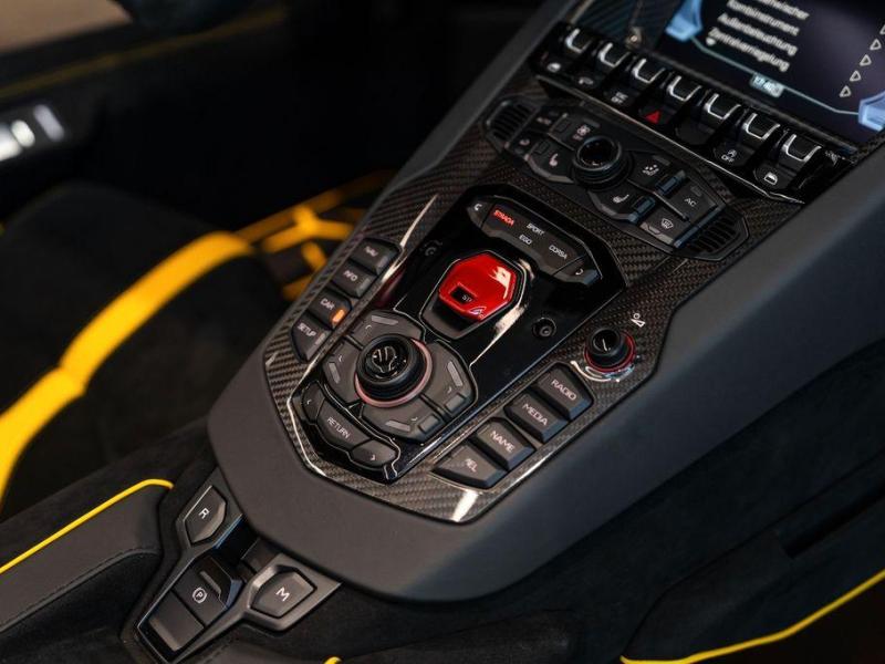 Купить Lamborghini Aventador SVJ бензин 2025 id-1006785 в Киеве, Фото №[delta]