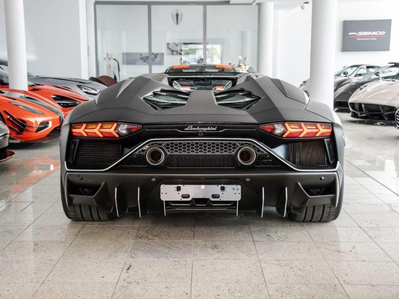 Купить Lamborghini Aventador Roadster бензин 2024 id-1006784 в Киеве, Фото №[delta]