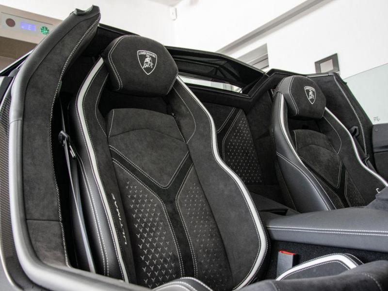 Купить Lamborghini Aventador Roadster бензин 2024 id-1006784 в Киеве, Фото №[delta]