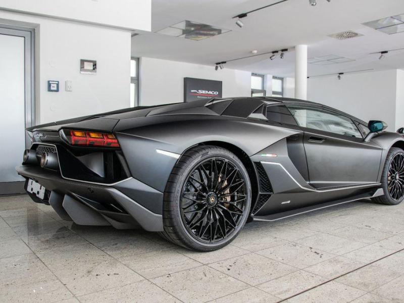 Купить Lamborghini Aventador Roadster бензин 2025 id-1006784 в Киеве, Фото №[delta]