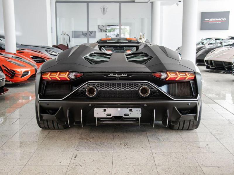 Купить Lamborghini Aventador Roadster бензин 2025 id-1006784 в Киеве, Фото №[delta]