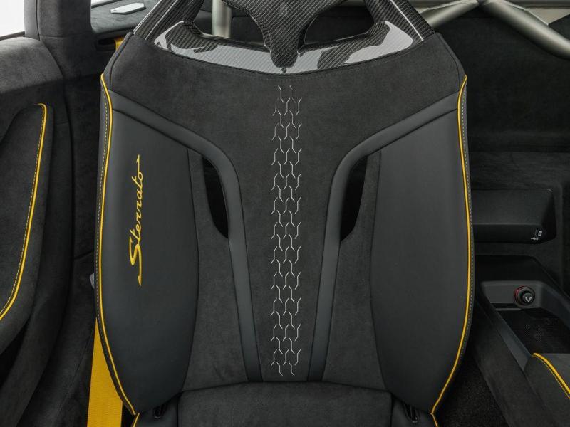 Купить Lamborghini Huracan Sterrato бензин 2025 id-1006788 в Киеве, Фото №[delta]