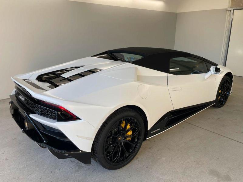 Купить Lamborghini Huracan Evo RWD бензин 2025 id-1006789 в Киеве, Фото №[delta]