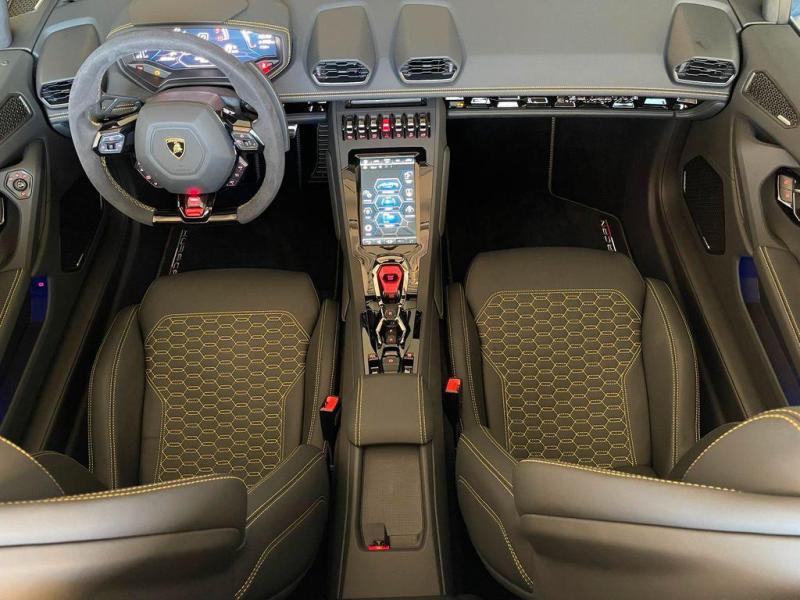 Купить Lamborghini Huracan Evo RWD бензин 2025 id-1006789 в Киеве, Фото №[delta]