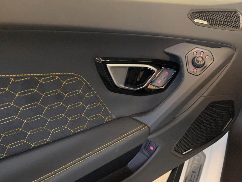 Купить Lamborghini Huracan Evo RWD бензин 2025 id-1006789 в Киеве, Фото №[delta]