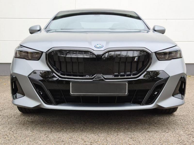 Купить BMW i5 eDrive40 электро 2024 id-1006809 в Киеве, Фото №[delta]