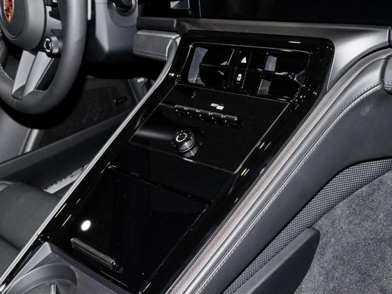 Купить Porsche Panamera 4 бензин 2024 id-1006840 в Киеве, Фото №[delta]