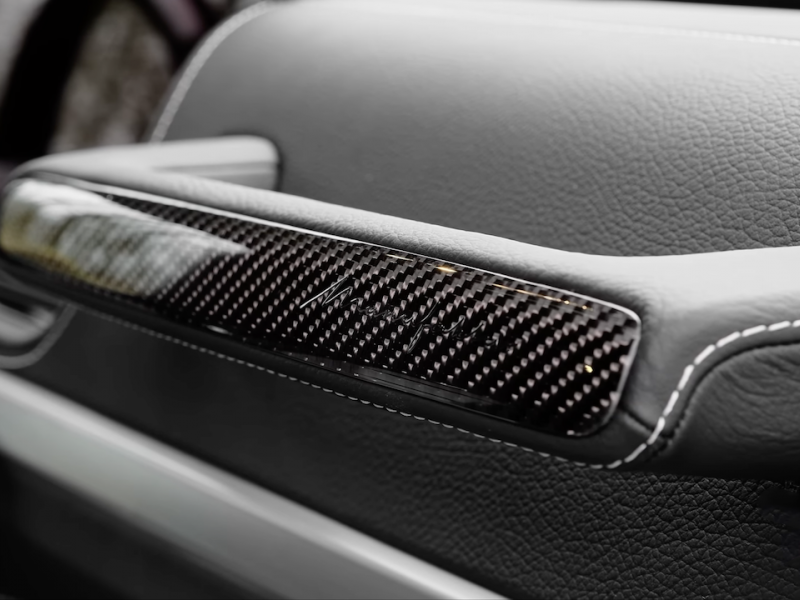 Купить Mercedes-Benz G 63 AMG гибрид 2024 id-1006863 в Киеве, Фото №[delta]