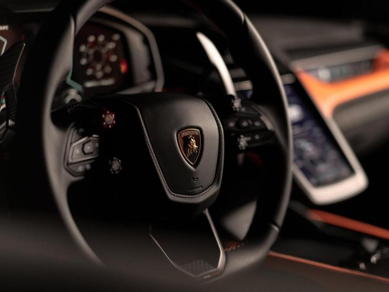 Купить Lamborghini Revuelto гибрид 2025 id-1006871 в Киеве, Фото №[delta]