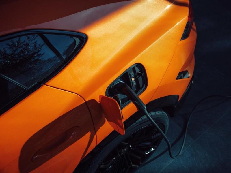 Купить Lamborghini Urus SE гибрид 2025 id-1006904 в Киеве, Фото №[delta]