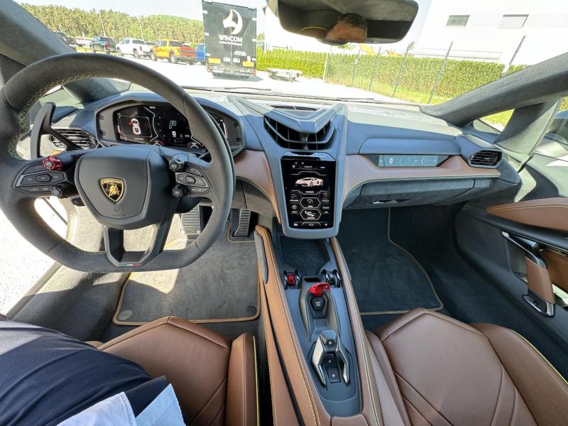 Купить Lamborghini Revuelto гибрид 2025 id-1006913 в Киеве, Фото №[delta]