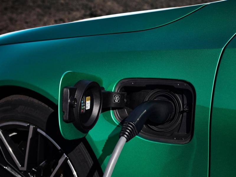 Купить BMW M5 гибрид 2025 id-1006953 в Киеве, Фото №[delta]