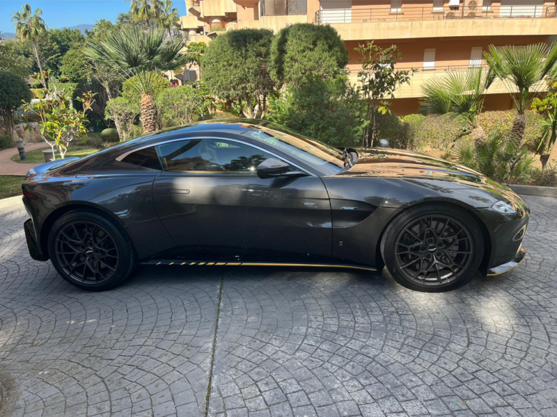 Купить Aston-Martin Vantage 007 Edition бензин 2021 id-1006960 в Киеве, Фото №[delta]