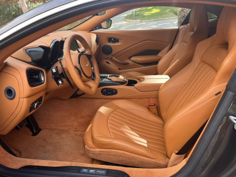 Купить Aston-Martin Vantage 007 Edition бензин 2021 id-1006960 в Киеве, Фото №[delta]