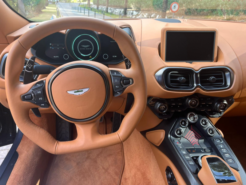 Купить Aston-Martin Vantage 007 Edition бензин 2021 id-1006960 в Киеве, Фото №[delta]