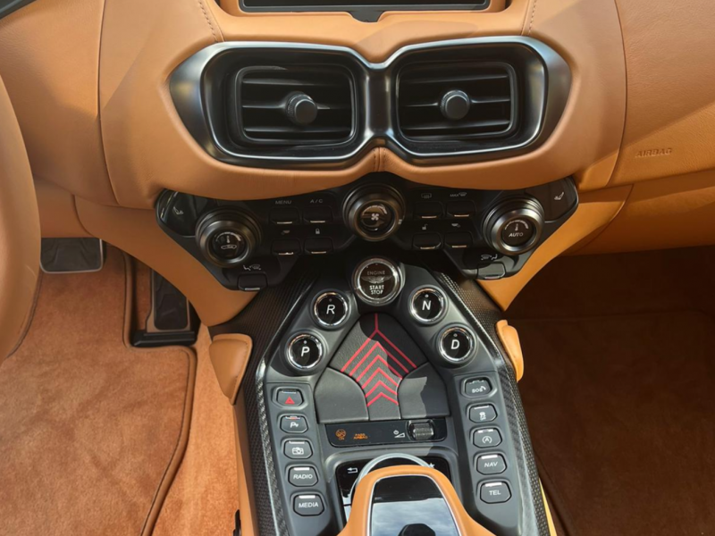 Купить Aston-Martin Vantage 007 Edition бензин 2021 id-1006960 в Киеве, Фото №[delta]