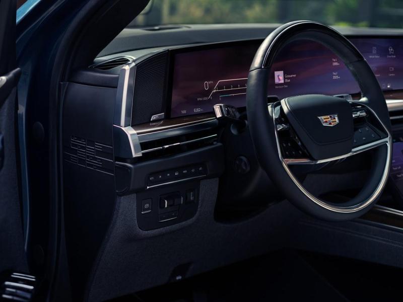 Купить Cadillac Escalade бензин 2025 id-1007017 в Киеве, Фото №[delta]