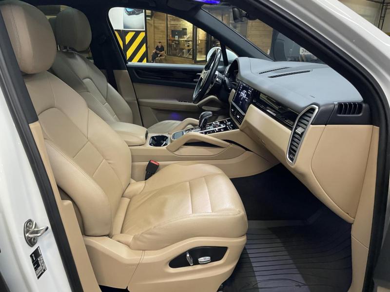 Купить Porsche Cayenne бензин 2017 id-1007092 в Киеве, Фото №[delta]