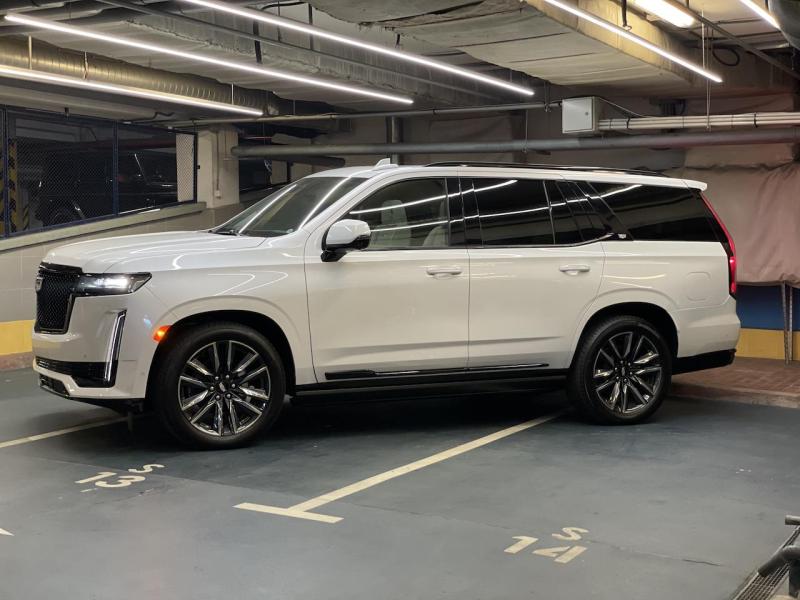 Купить Cadillac Escalade бензин 2023 id-1007091 в Киеве, Фото №[delta]
