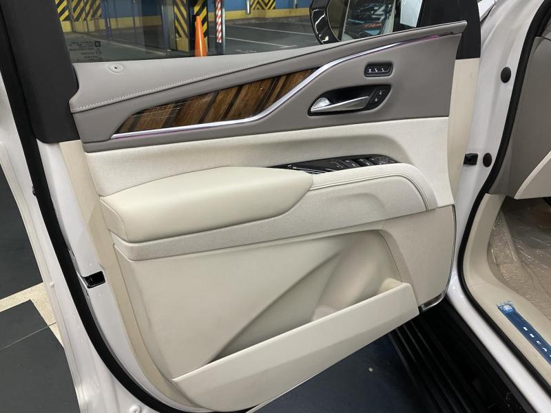 Купить Cadillac Escalade бензин 2023 id-1007091 в Киеве, Фото №[delta]