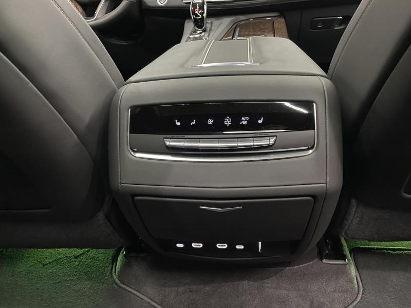 Купить Cadillac Escalade Premium Luxury Platinum бензин 2023 id-1007090 в Киеве, Фото №[delta]