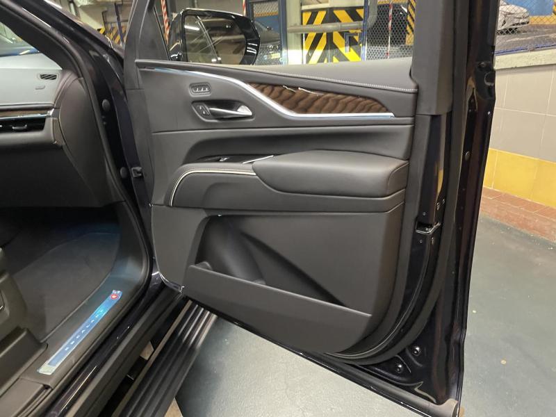 Купить Cadillac Escalade Premium Luxury Platinum бензин 2023 id-1007090 в Киеве, Фото №[delta]