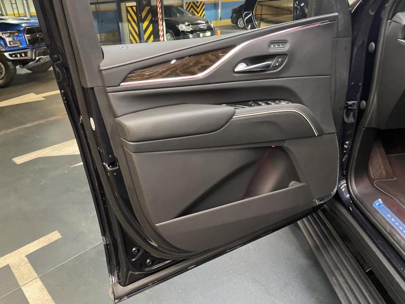 Купить Cadillac Escalade Premium Luxury Platinum бензин 2023 id-1007090 в Киеве, Фото №[delta]