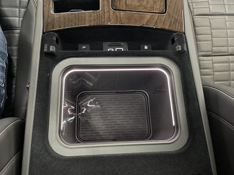 Купить Cadillac Escalade Premium Luxury Platinum бензин 2023 id-1007090 в Киеве, Фото №[delta]