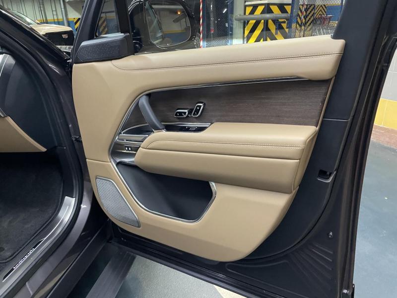 Купить Land-Rover Range-Rover Autobiography бензин 2024 id-1007095 в Киеве, Фото №[delta]