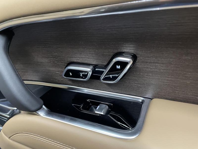 Купить Land-Rover Range-Rover Autobiography бензин 2024 id-1007095 в Киеве, Фото №[delta]