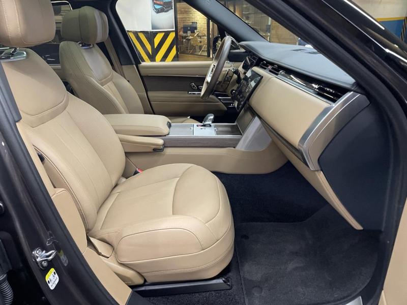 Купить Land-Rover Range-Rover Autobiography бензин 2024 id-1007095 в Киеве, Фото №[delta]