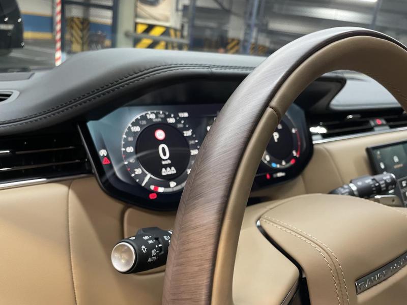 Купить Land-Rover Range-Rover Autobiography бензин 2024 id-1007095 в Киеве, Фото №[delta]