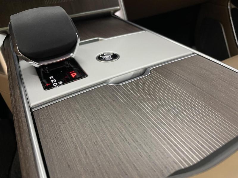 Купить Land-Rover Range-Rover Autobiography бензин 2024 id-1007095 в Киеве, Фото №[delta]