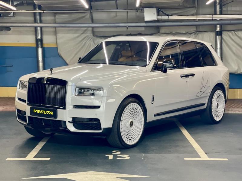Купить Rolls-Royce Cullinan бензин 2019 id-1007116 в Киеве, Фото №[delta]