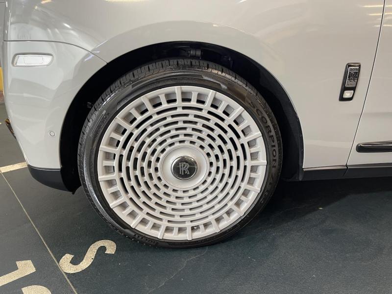 Купить Rolls-Royce Cullinan бензин 2019 id-1007116 в Киеве, Фото №[delta]