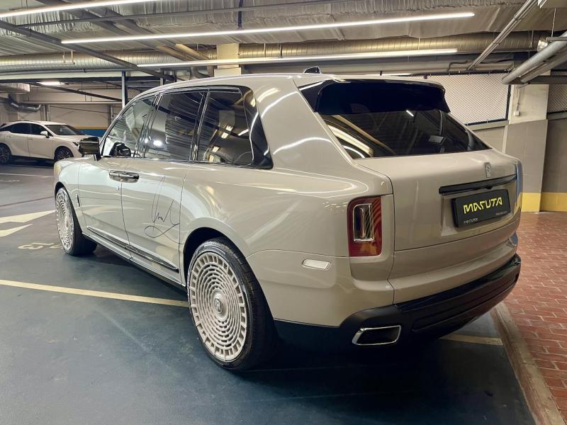 Купить Rolls-Royce Cullinan бензин 2019 id-1007116 в Киеве, Фото №[delta]