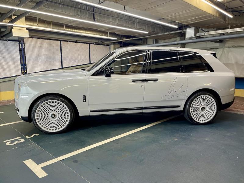 Купить Rolls-Royce Cullinan бензин 2019 id-1007116 в Киеве, Фото №[delta]